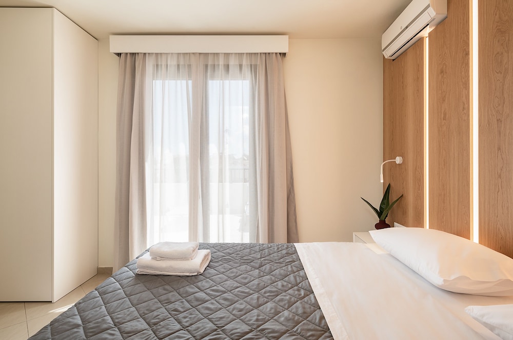 Elia Platanias — Hotel rooms in Platanias
