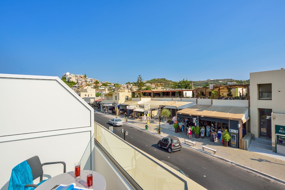 Elia Platanias — Restaurant & bars in Platanias