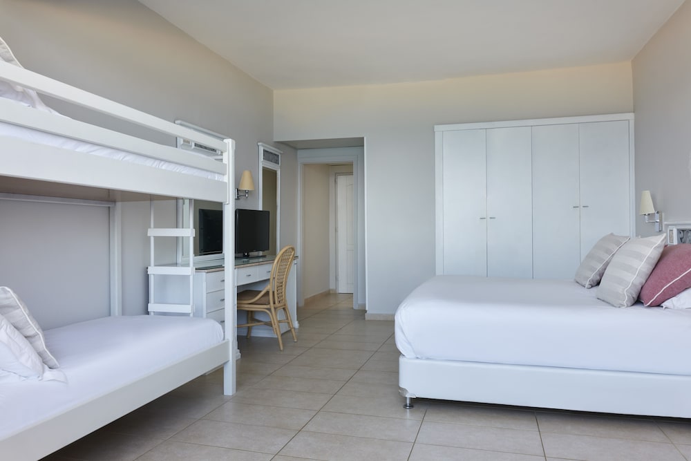 Atlantica Princess Hotel — Hotel rooms in Ialyssos, South Aegean