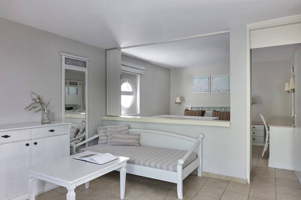 Atlantica Princess Hotel — Hotel rooms in Ialyssos, South Aegean