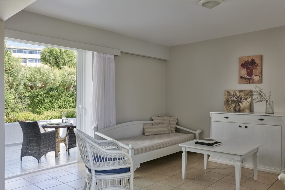 Atlantica Princess Hotel — Hotel rooms in Ialyssos, South Aegean
