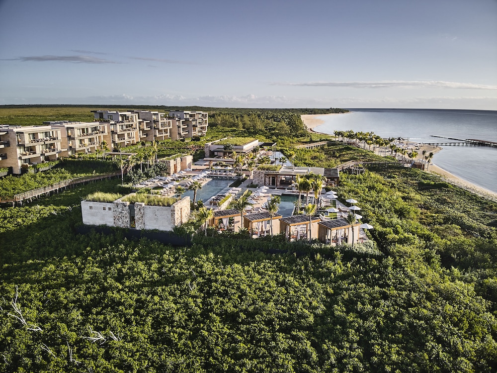 Etéreo, Auberge Collection — Hotel building in Playa del Carmen, Quintana Roo