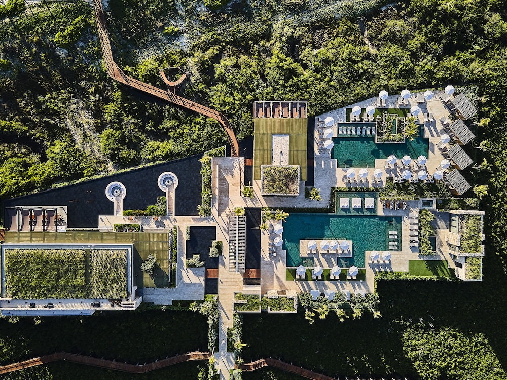 Etéreo, Auberge Collection — Hotel building in Playa del Carmen, Quintana Roo