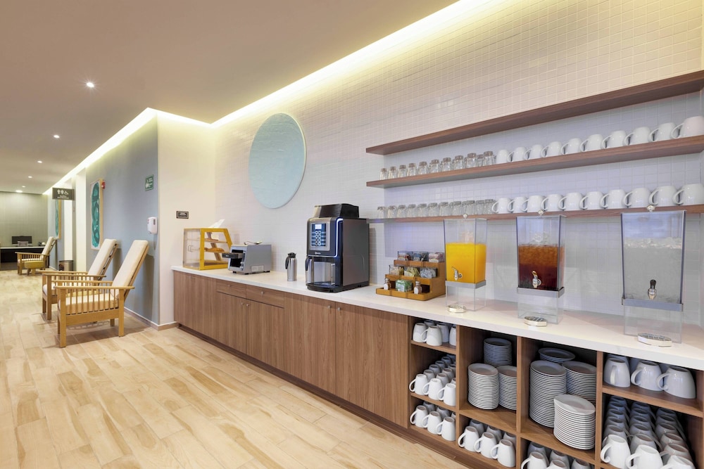 Residence Inn by Marriott Cancun Hotel Zone — Restaurant & bars in Cancun, Quintana Roo