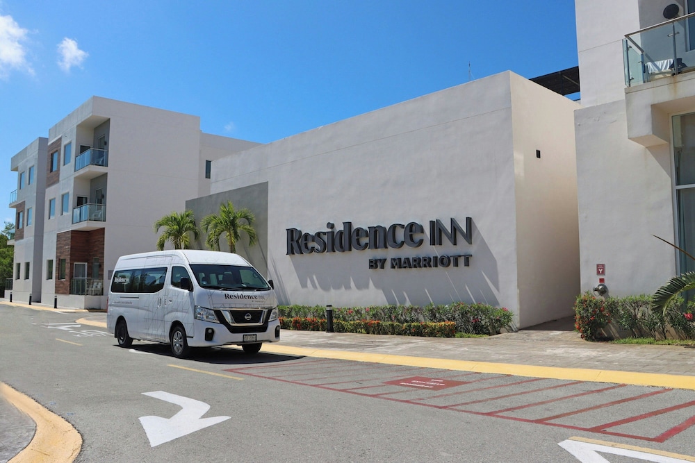 Residence Inn by Marriott Cancun Hotel Zone — Hotel building in Cancun, Quintana Roo