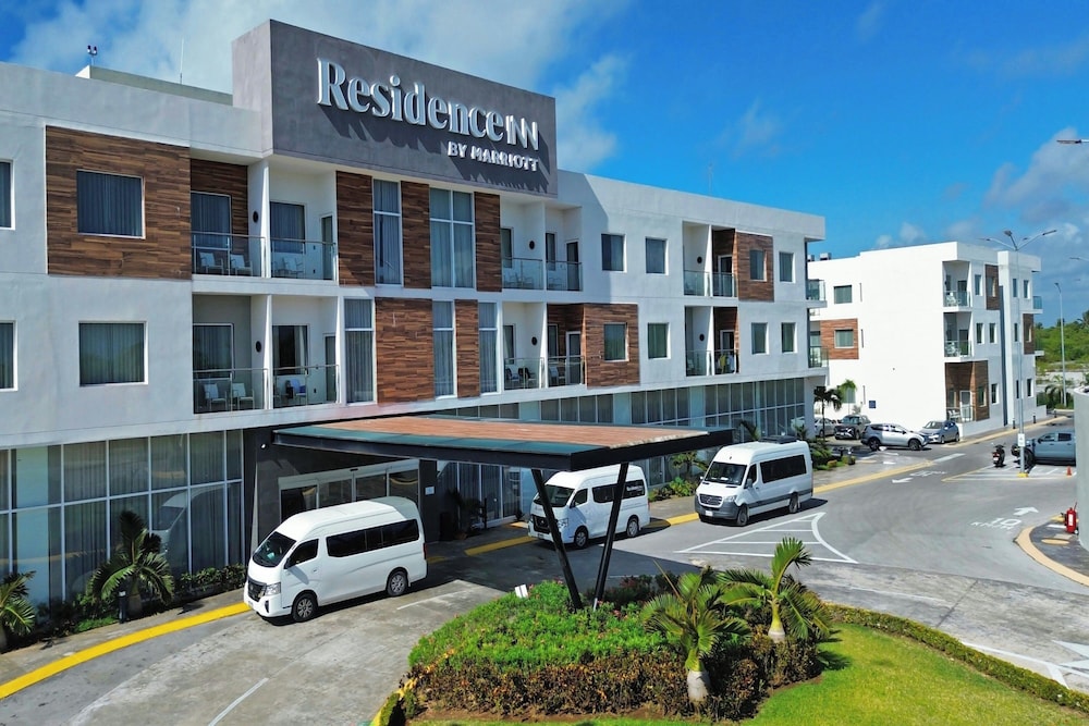 Residence Inn by Marriott Cancun Hotel Zone — Hotel building in Cancun, Quintana Roo