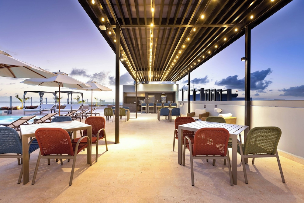 Residence Inn by Marriott Cancun Hotel Zone — Restaurant & bars in Cancun, Quintana Roo