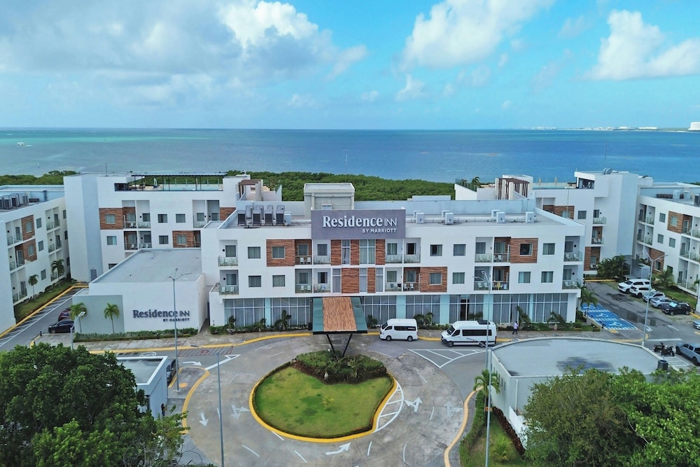 Residence Inn by Marriott Cancun Hotel Zone — Hotel building in Cancun, Quintana Roo
