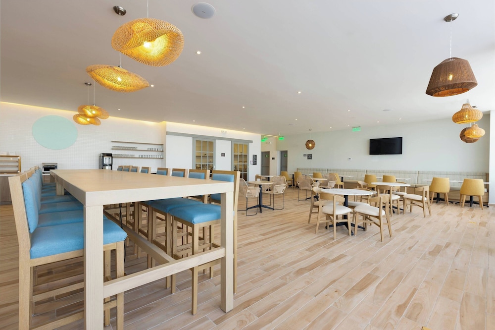 Residence Inn by Marriott Cancun Hotel Zone — Restaurant & bars in Cancun, Quintana Roo