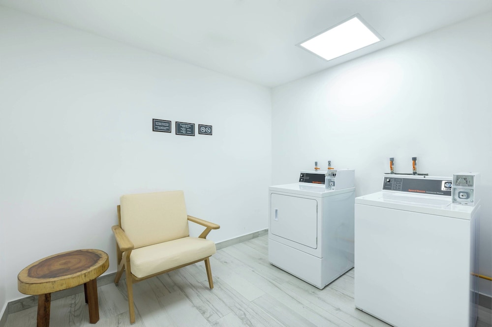 Residence Inn by Marriott Cancun Hotel Zone — Hotel building in Cancun, Quintana Roo