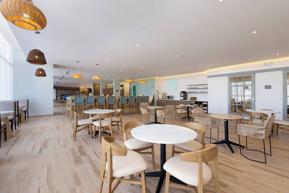 Residence Inn by Marriott Cancun Hotel Zone — Restaurant & bars in Cancun, Quintana Roo