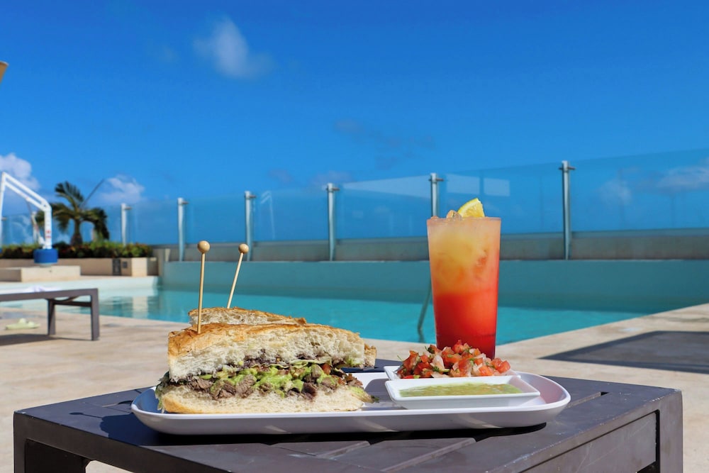 Residence Inn by Marriott Cancun Hotel Zone — Restaurant & bars in Cancun, Quintana Roo