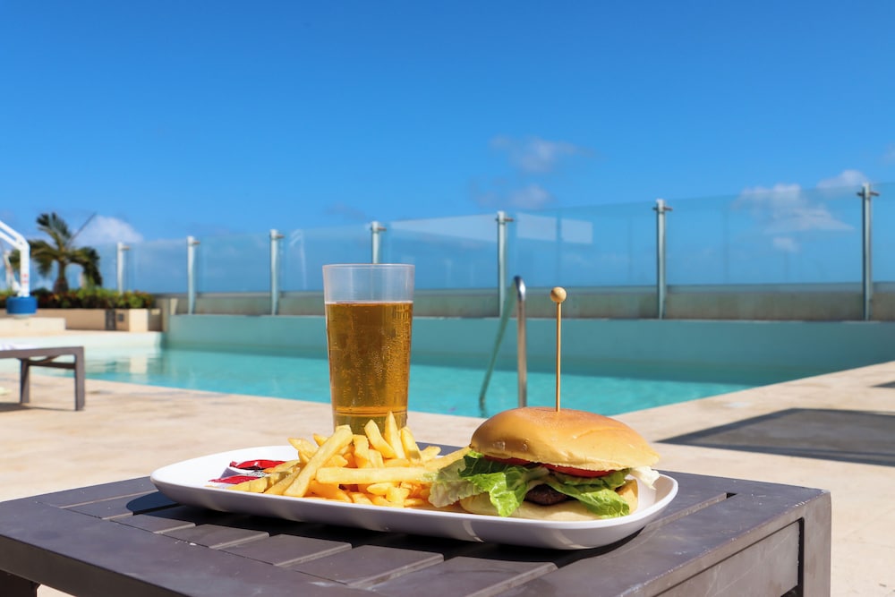 Residence Inn by Marriott Cancun Hotel Zone — Restaurant & bars in Cancun, Quintana Roo