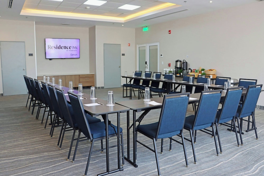 Residence Inn by Marriott Cancun Hotel Zone — Hotel building in Cancun, Quintana Roo