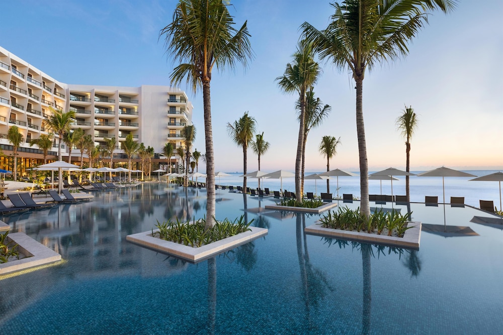 Hilton Cancun, an All-Inclusive Resort — Swimming pool in Puerto Morelos, Quintana Roo