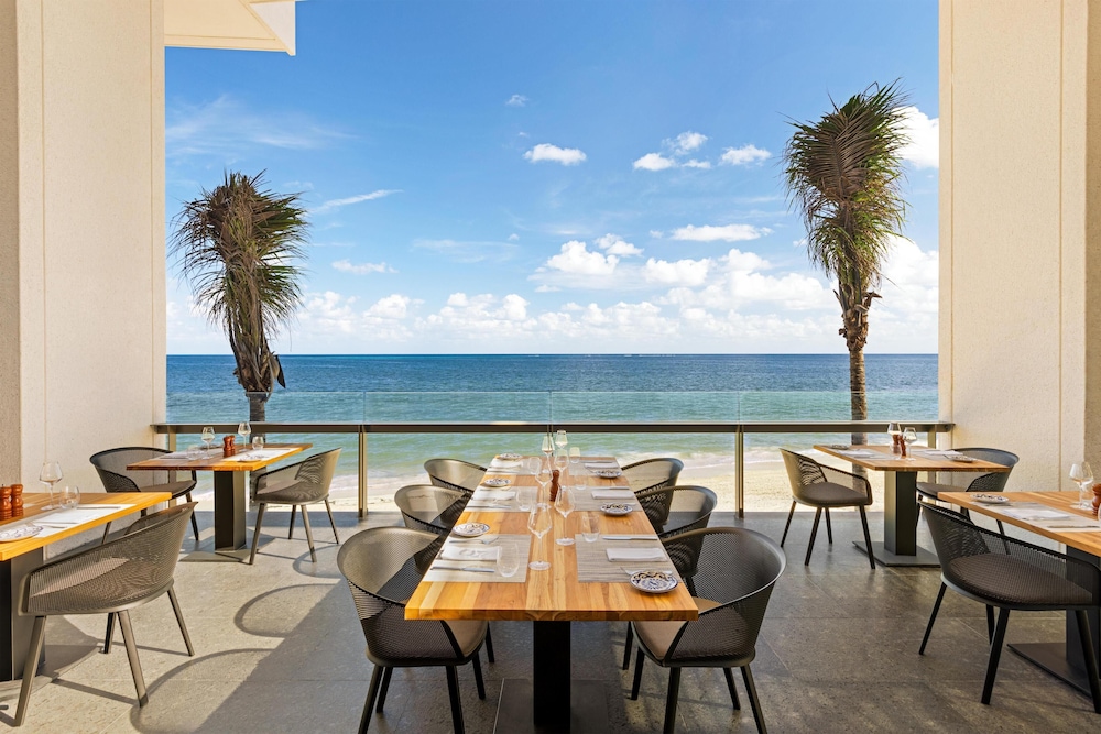 Hilton Cancun, an All-Inclusive Resort — Restaurant & bars in Puerto Morelos, Quintana Roo