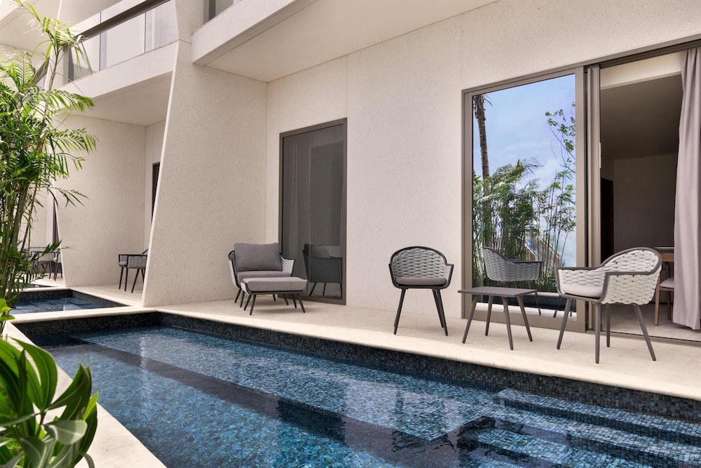 Hilton Cancun, an All-Inclusive Resort — Swimming pool in Puerto Morelos, Quintana Roo