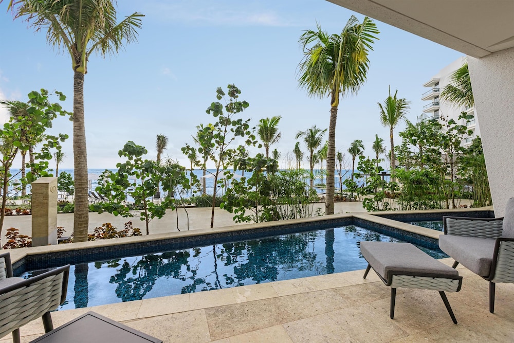 Hilton Cancun, an All-Inclusive Resort — Swimming pool in Puerto Morelos, Quintana Roo