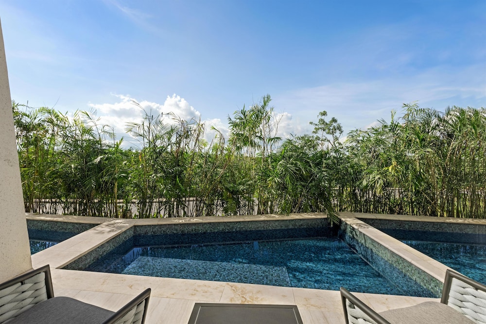 Hilton Cancun, an All-Inclusive Resort — Swimming pool in Puerto Morelos, Quintana Roo