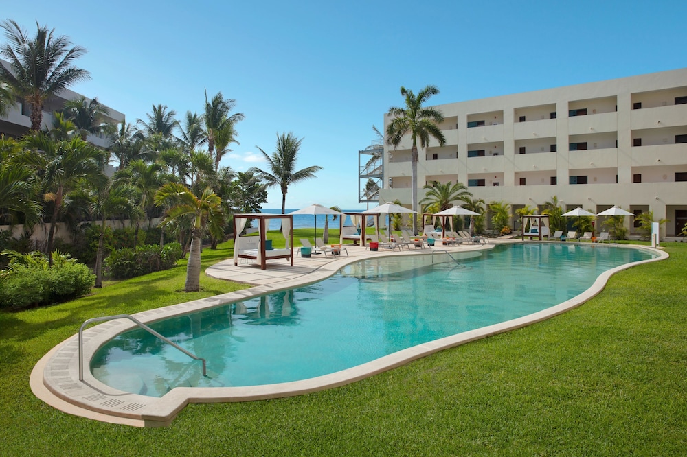 Dreams Puerto Morelos Resort & Spa - All Inclusive — Swimming pool in Puerto Morelos, Quintana Roo