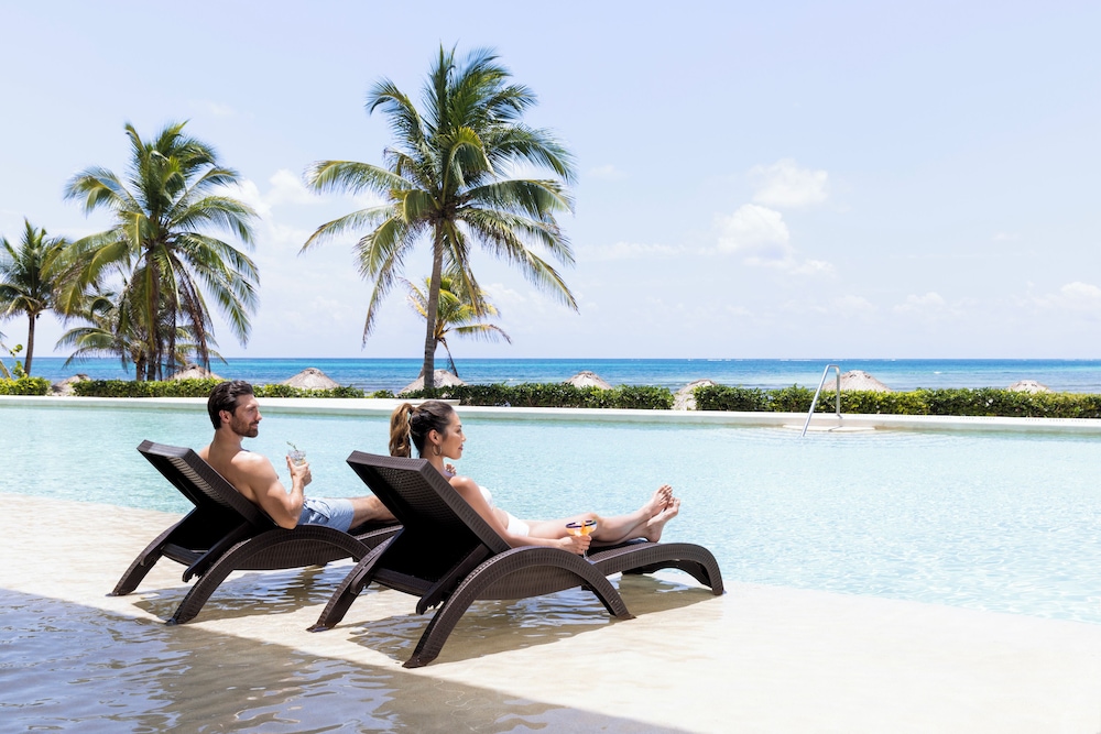 Dreams Puerto Morelos Resort & Spa - All Inclusive — Swimming pool in Puerto Morelos, Quintana Roo