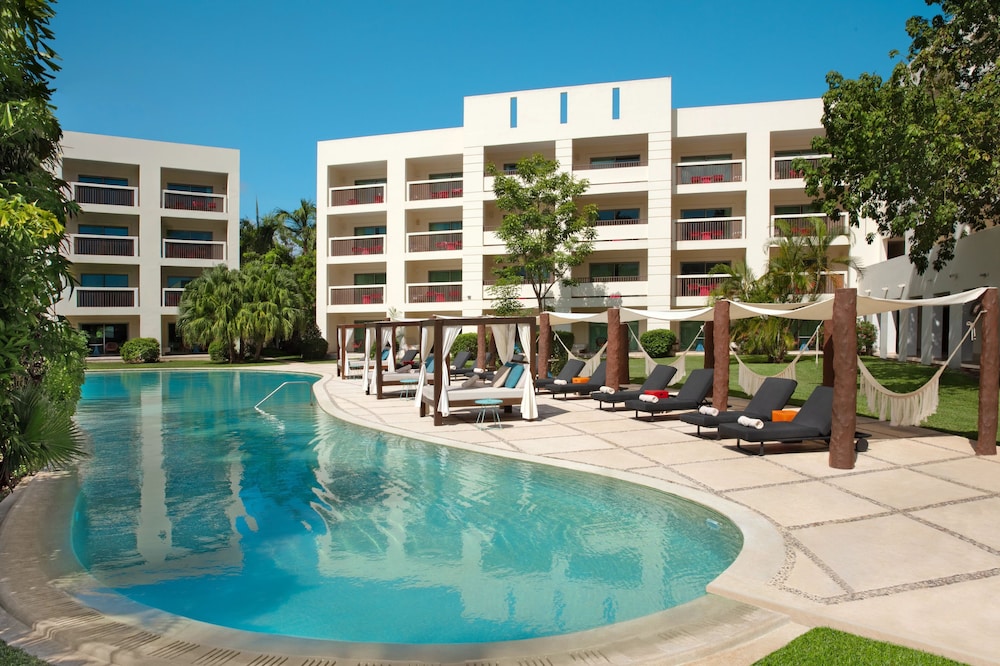 Dreams Puerto Morelos Resort & Spa - All Inclusive — Swimming pool in Puerto Morelos, Quintana Roo