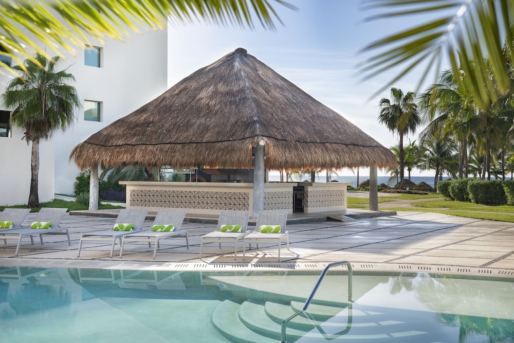 Dreams Puerto Morelos Resort & Spa - All Inclusive — Swimming pool in Puerto Morelos, Quintana Roo