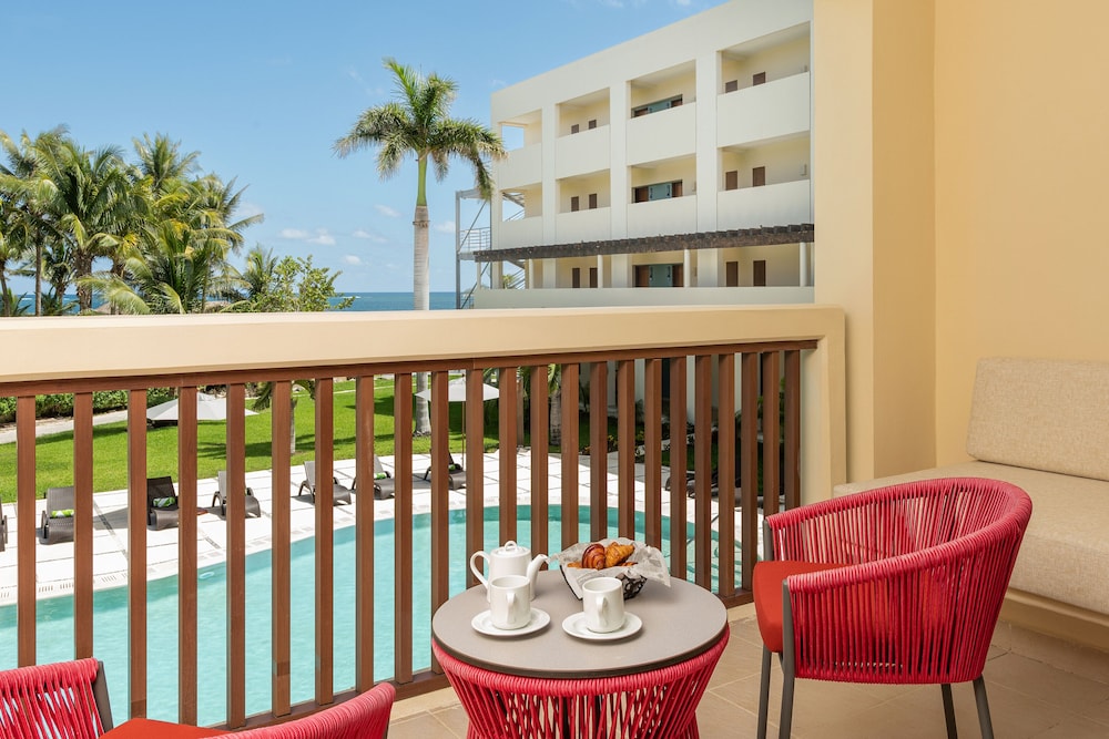 Dreams Puerto Morelos Resort & Spa - All Inclusive — Hotel rooms in Puerto Morelos, Quintana Roo
