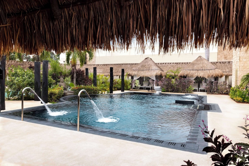 Dreams Puerto Morelos Resort & Spa - All Inclusive — Swimming pool in Puerto Morelos, Quintana Roo