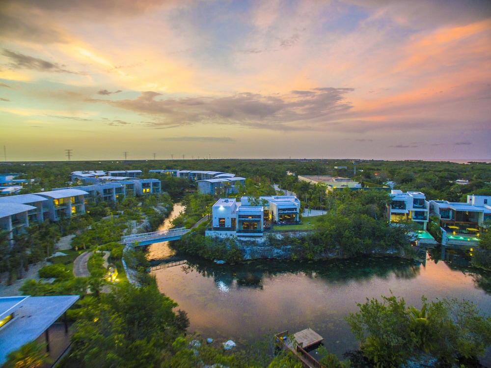 Alila Mayakoba by Hyatt — Hotel building in Playa del Carmen, Quintana Roo