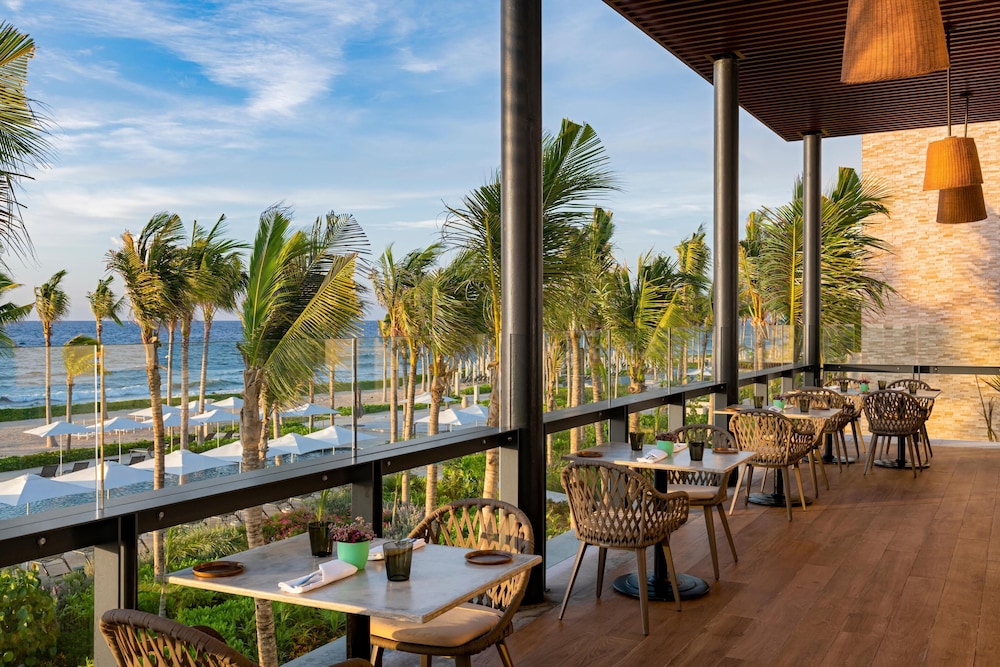 Hilton Tulum Riviera Maya All-Inclusive Resort — Restaurant & bars in Akumal, Quintana Roo