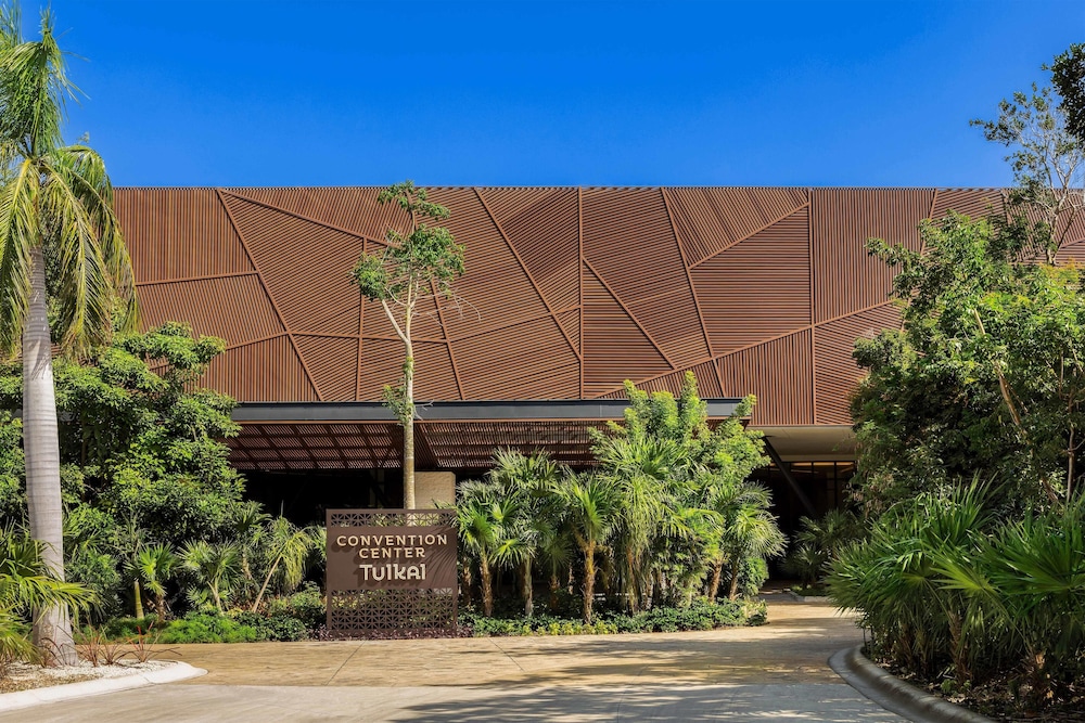 Hilton Tulum Riviera Maya All-Inclusive Resort — Hotel building in Akumal, Quintana Roo