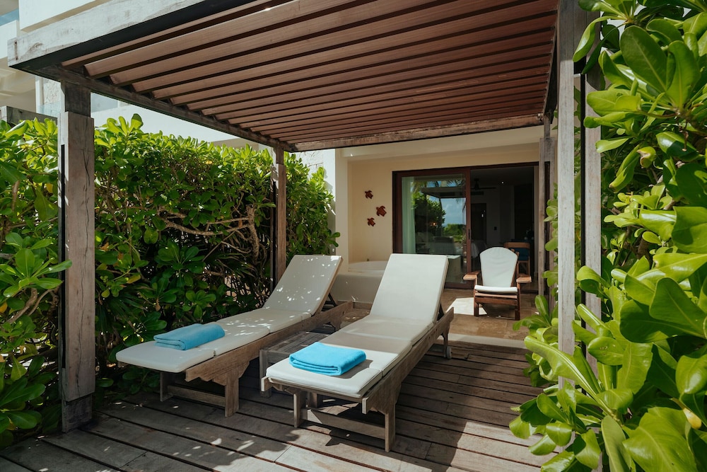 Akumal Bay Beach & Spa Resort All Inclusive — Hotel rooms in Akumal, Quintana Roo