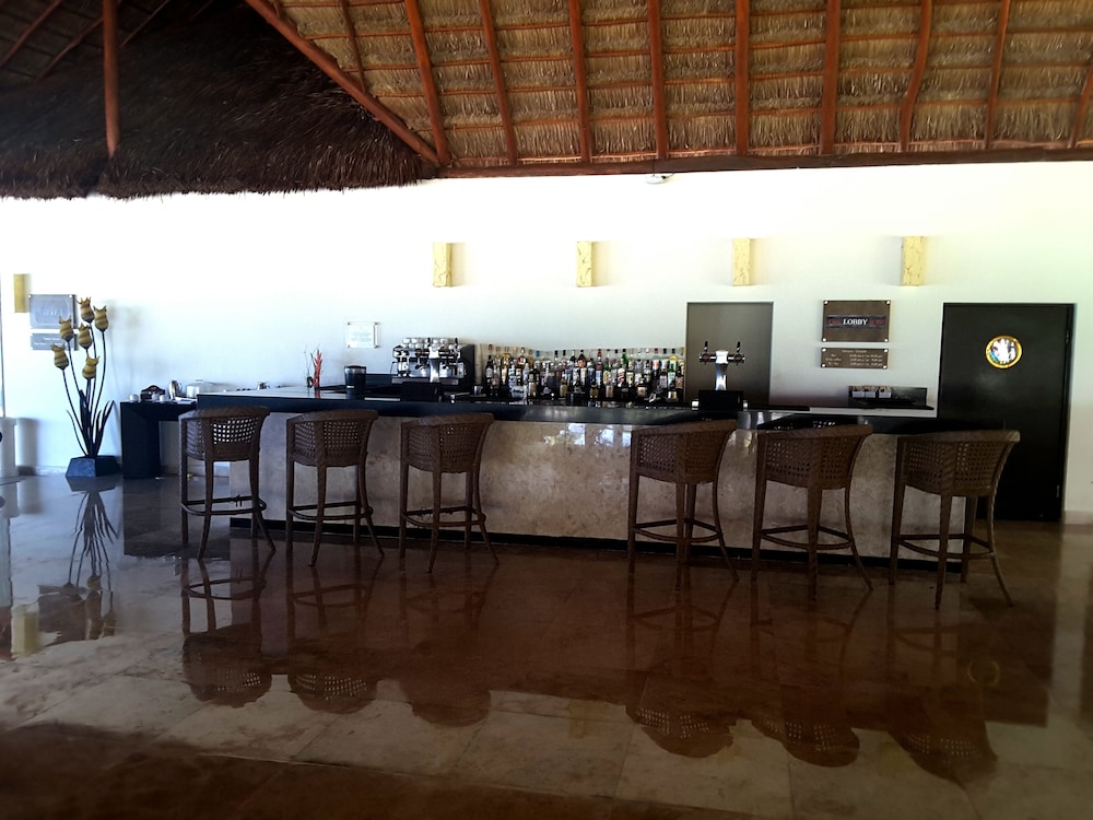 Akumal Bay Beach & Spa Resort All Inclusive — Restaurant & bars in Akumal, Quintana Roo
