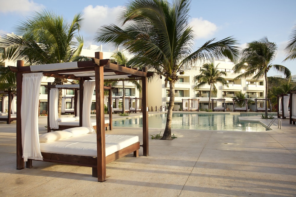 Akumal Bay Beach & Spa Resort All Inclusive — Swimming pool in Akumal, Quintana Roo