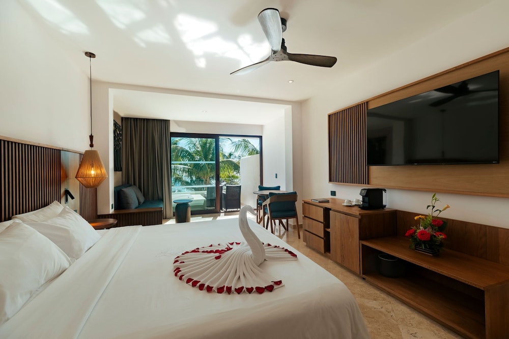 Akumal Bay Beach & Spa Resort All Inclusive — Hotel rooms in Akumal, Quintana Roo
