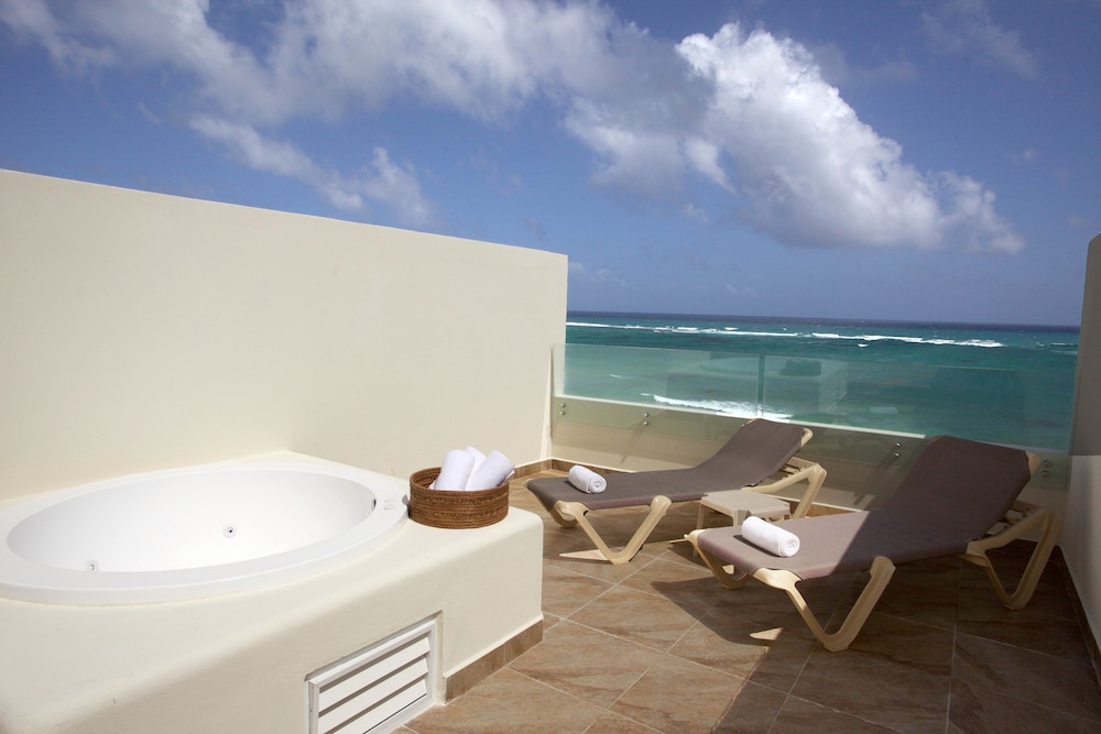 Akumal Bay Beach & Spa Resort All Inclusive — Hotel rooms in Akumal, Quintana Roo
