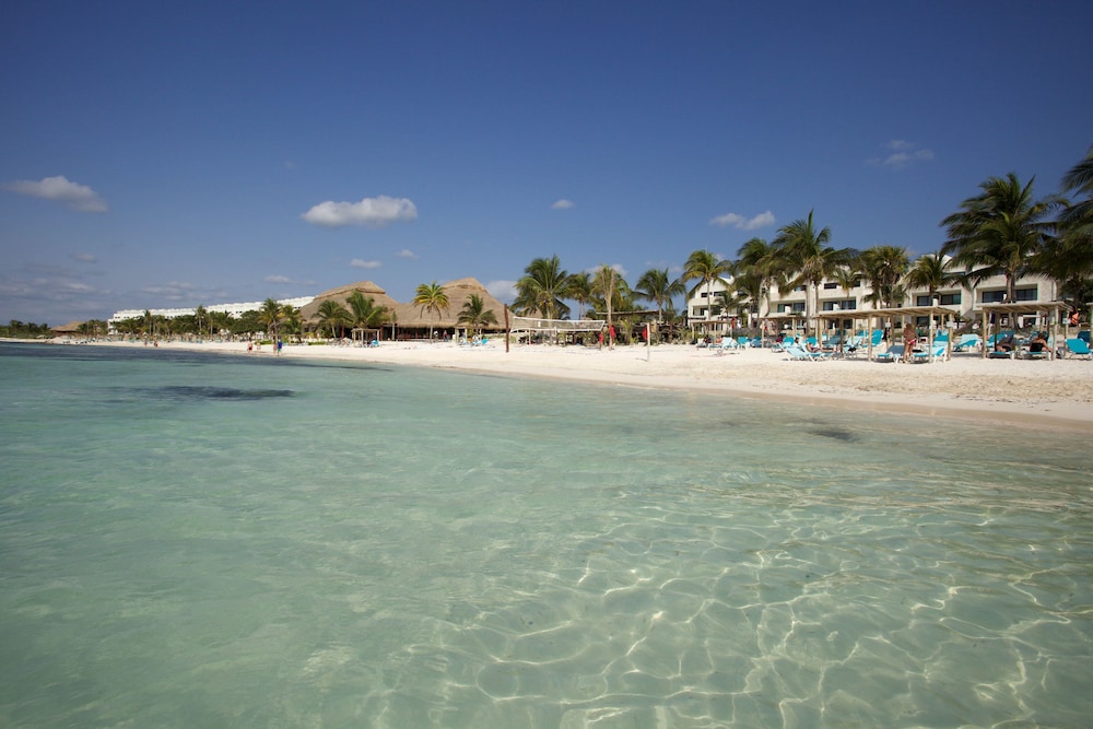 Akumal Bay Beach & Spa Resort All Inclusive — Beach in Akumal, Quintana Roo
