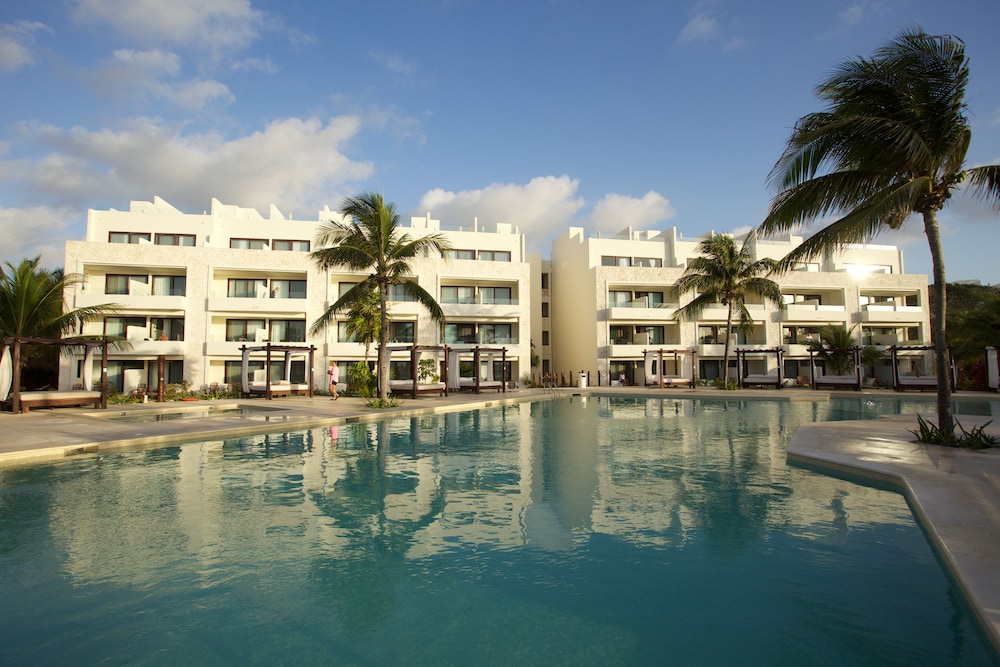 Akumal Bay Beach & Spa Resort All Inclusive — Swimming pool in Akumal, Quintana Roo