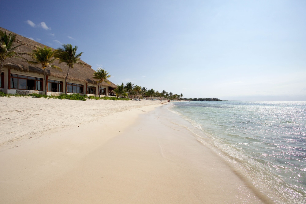 Akumal Bay Beach & Spa Resort All Inclusive — Beach in Akumal, Quintana Roo
