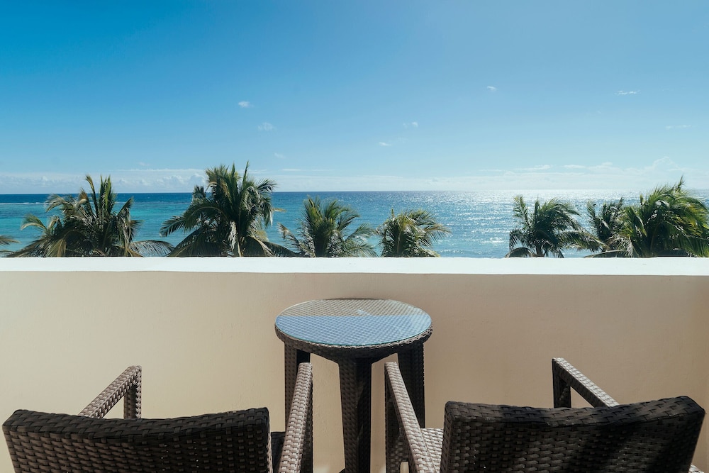 Akumal Bay Beach & Spa Resort All Inclusive — Hotel rooms in Akumal, Quintana Roo