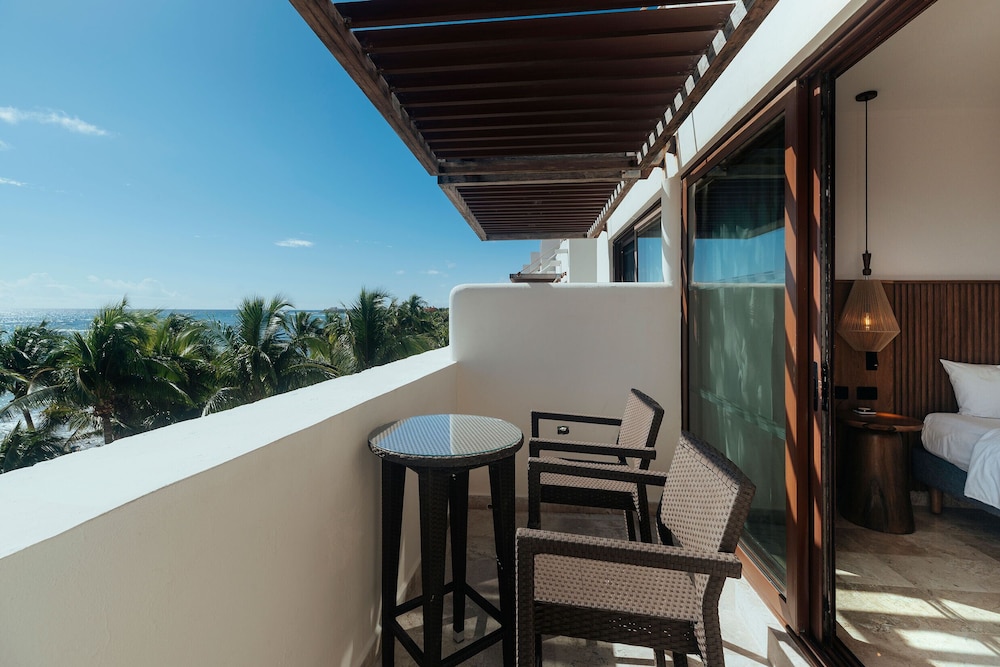 Akumal Bay Beach & Spa Resort All Inclusive — Hotel rooms in Akumal, Quintana Roo