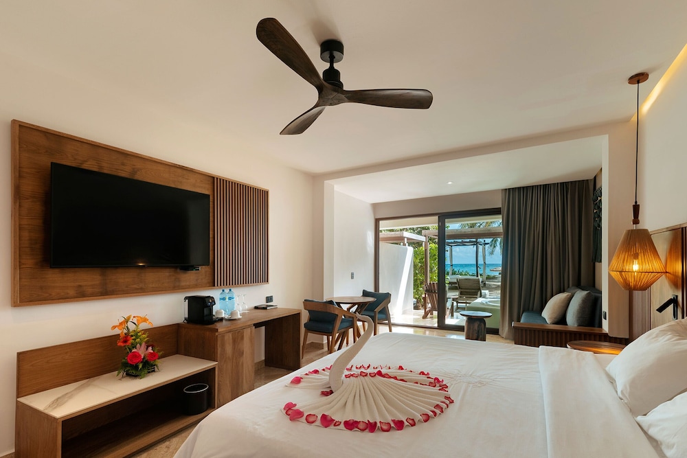 Akumal Bay Beach & Spa Resort All Inclusive — Hotel rooms in Akumal, Quintana Roo