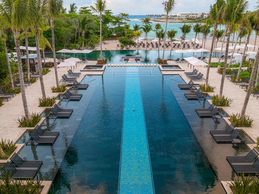 Conrad Tulum Riviera Maya, an All-Inclusive Experience — Swimming pool in Akumal, Quintana Roo