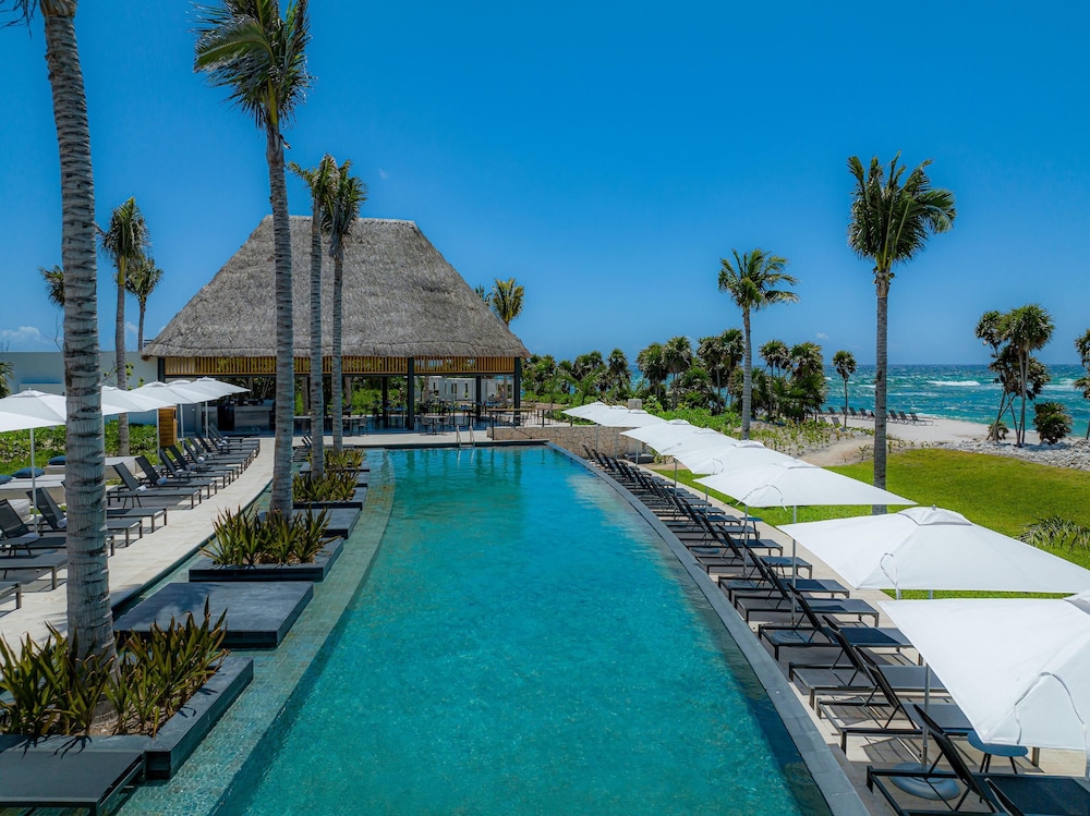 Conrad Tulum Riviera Maya, an All-Inclusive Experience — Swimming pool in Akumal, Quintana Roo
