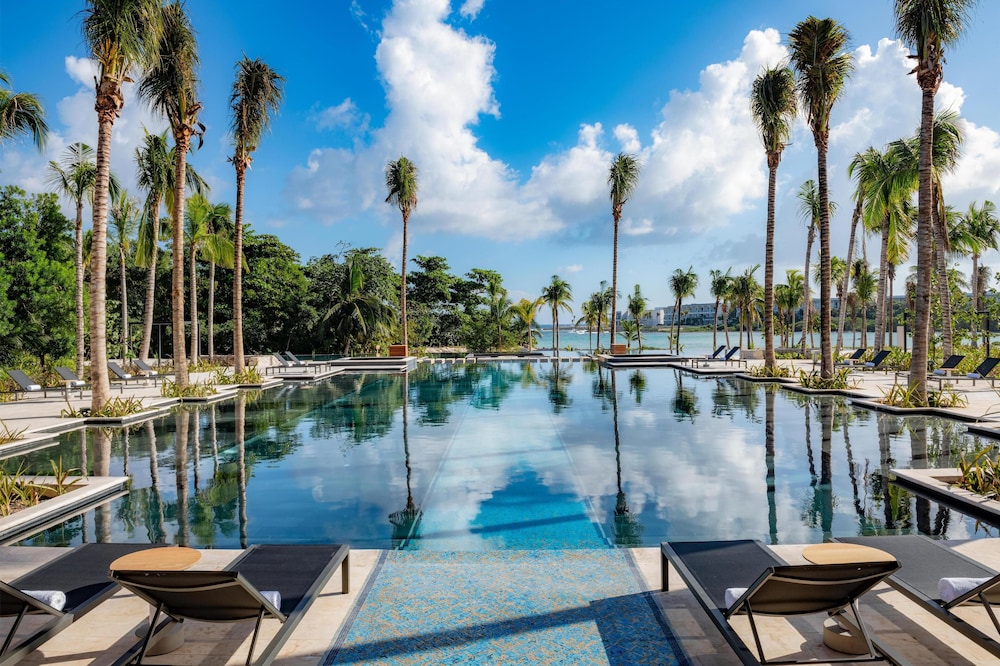 Conrad Tulum Riviera Maya, an All-Inclusive Experience — Swimming pool in Akumal, Quintana Roo