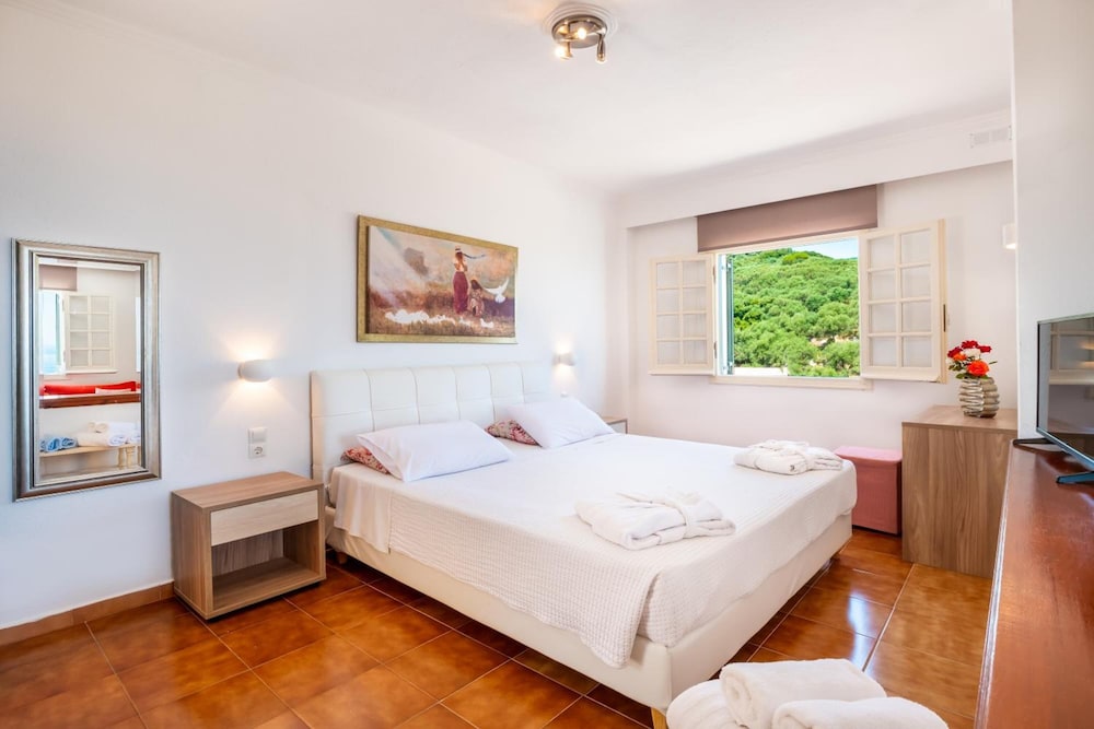 Corfu Pelagos Hotel — Hotel rooms in Moraitika, Ionian Islands