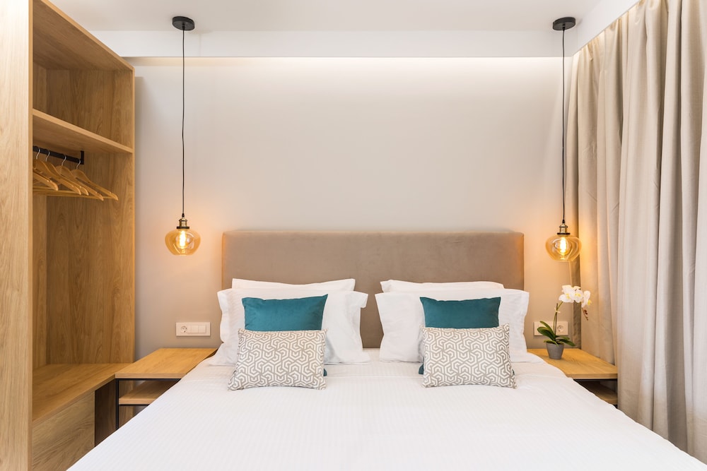 V Luxury Suites — Hotel rooms in Perama (Corfu), Ionian Islands