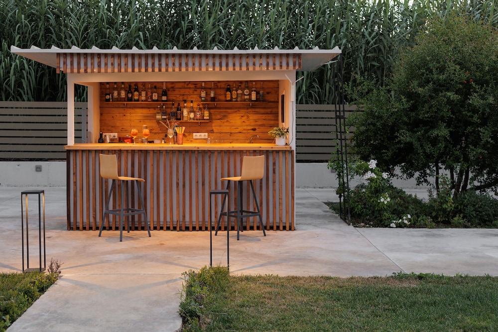 V Luxury Suites — Restaurant & bars in Perama (Corfu), Ionian Islands
