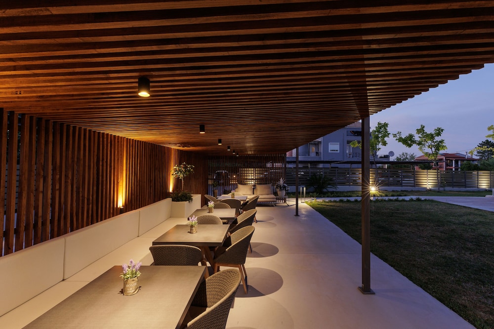 V Luxury Suites — Restaurant & bars in Perama (Corfu), Ionian Islands